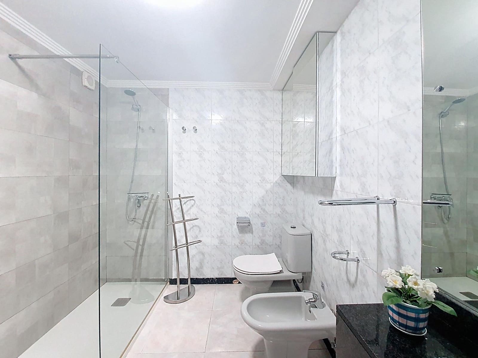 3 bedroom Flat for sale in Las Palmas de Gran Canaria - € 525,000 (Ref: 9882277)