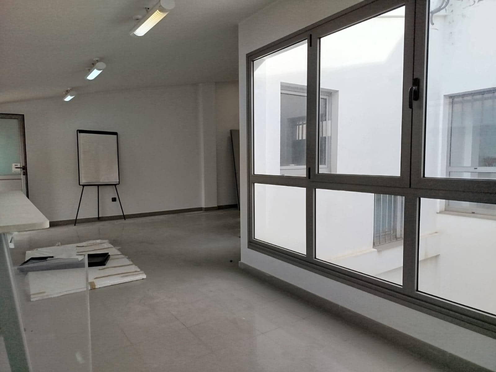 2 bedroom Office for rent in Las Palmas de Gran Canaria - € 800 (Ref: 9882278)