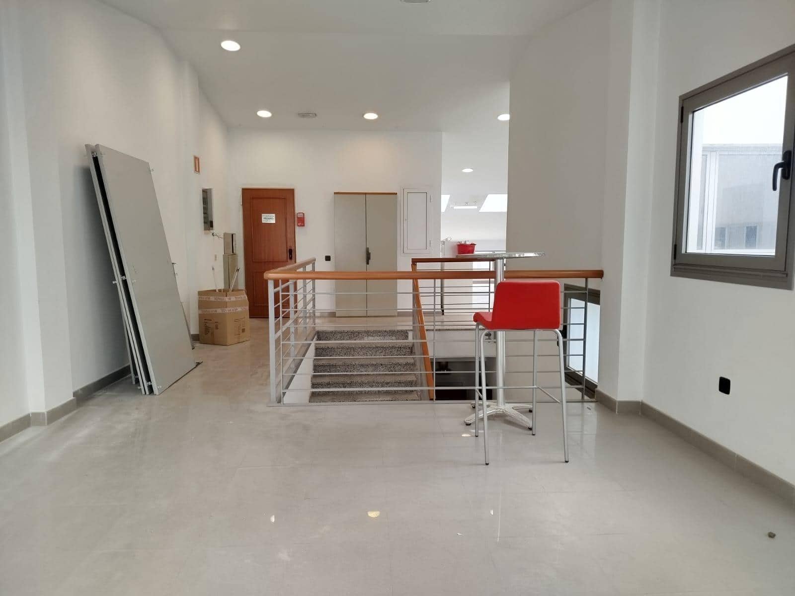 2 bedroom Office for rent in Las Palmas de Gran Canaria - € 800 (Ref: 9882278)