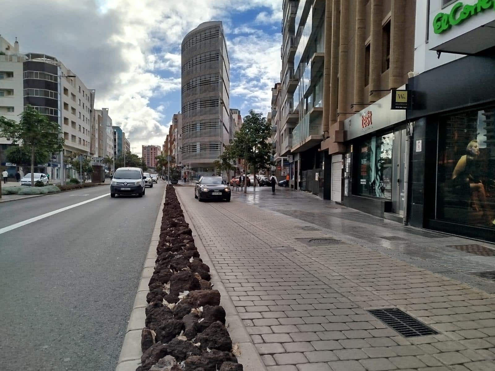 2 bedroom Office for rent in Las Palmas de Gran Canaria - € 800 (Ref: 9882278)