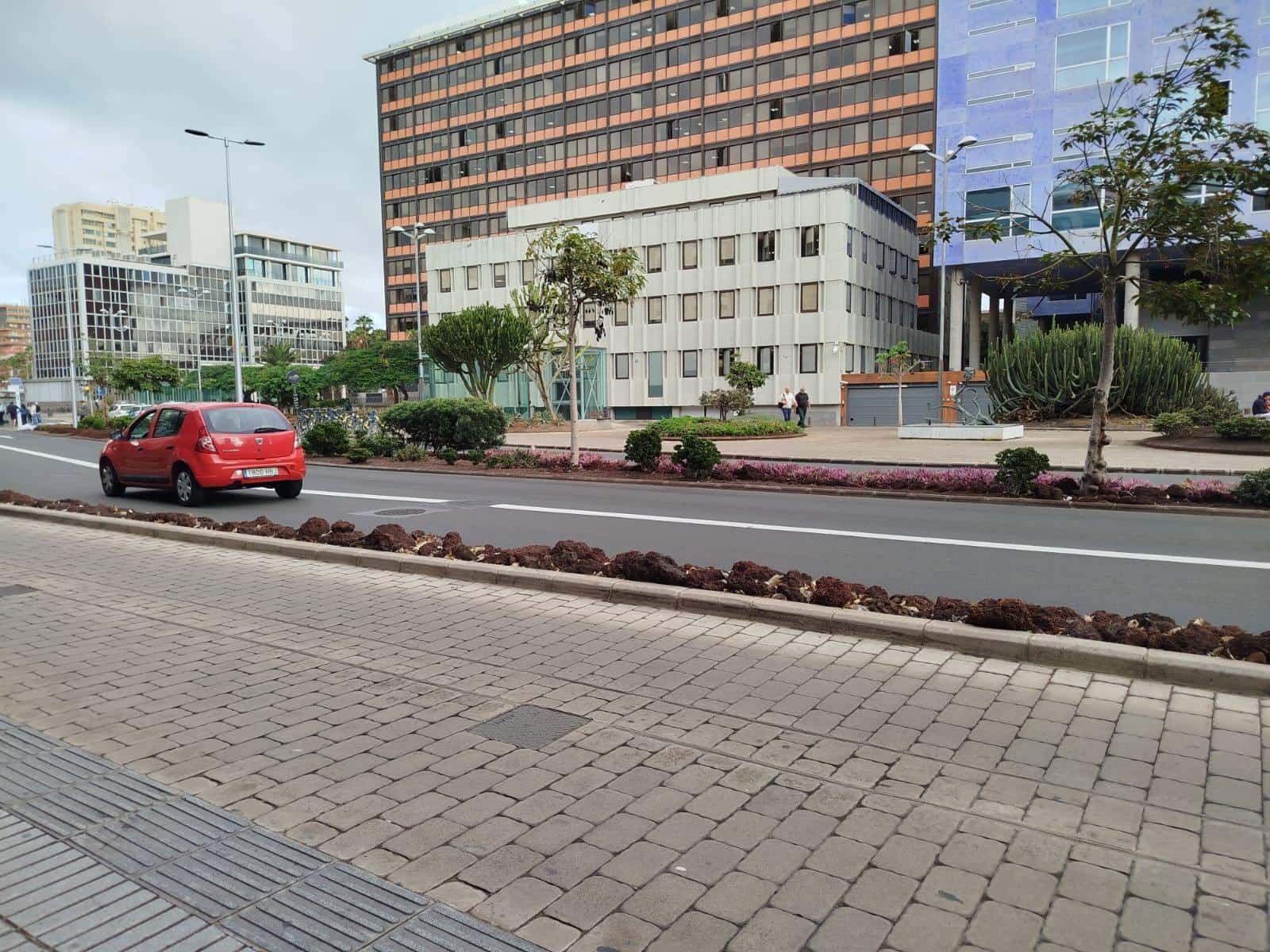 2 bedroom Office for rent in Las Palmas de Gran Canaria - € 800 (Ref: 9882278)