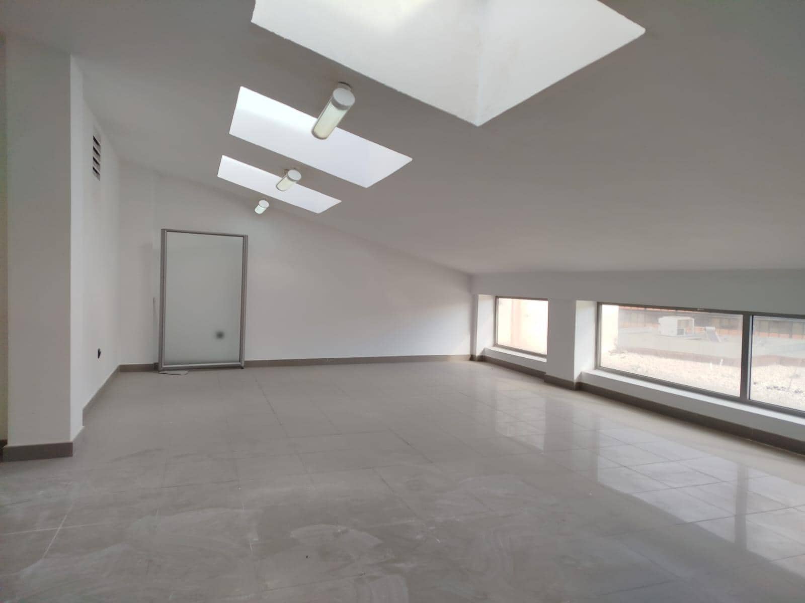 2 bedroom Office for rent in Las Palmas de Gran Canaria - € 800 (Ref: 9882278)
