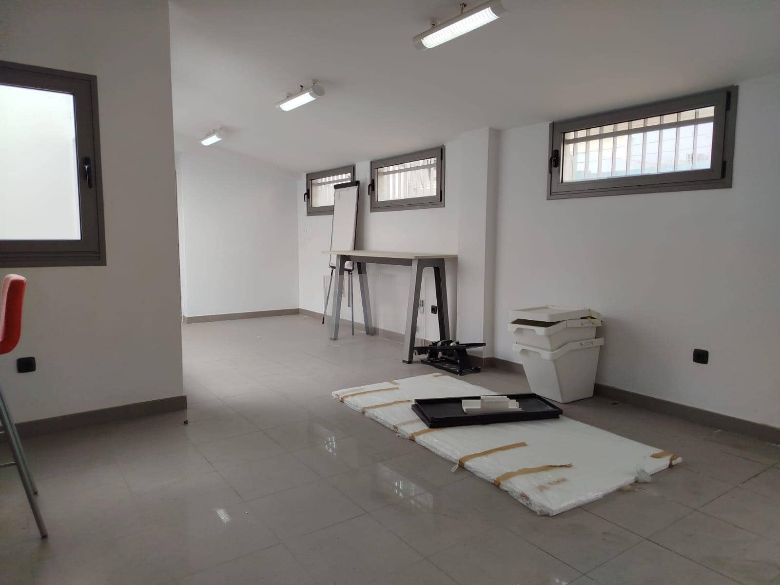2 bedroom Office for rent in Las Palmas de Gran Canaria - € 800 (Ref: 9882278)