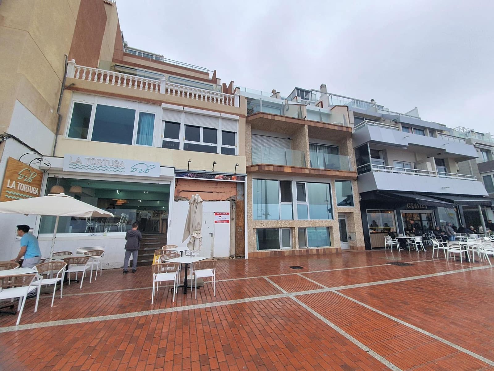 Commercial for sale in Las Palmas de Gran Canaria - € 799,000 (Ref: 9882279)
