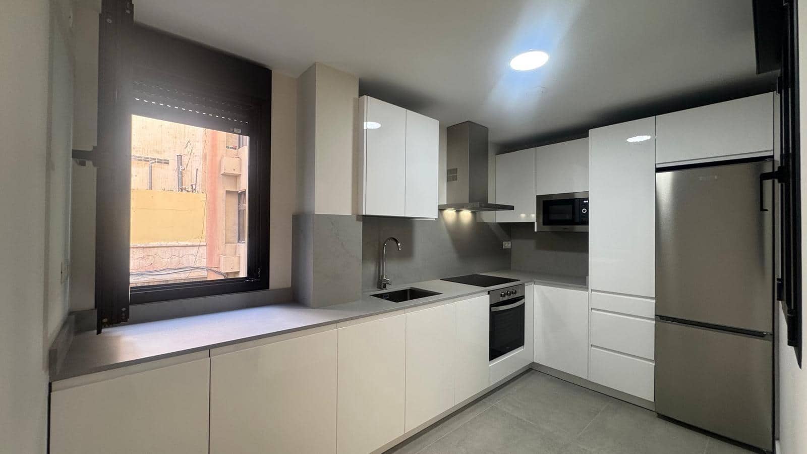 1 soveværelse Lejlighed til leje i Las Palmas de Gran Canaria - € 1.000 (Ref: 9882283)