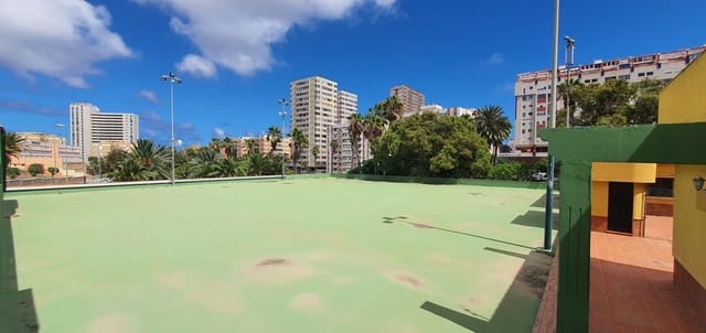 Commercieel te koop in Escaleritas, Las Palmas de Gran Canaria - € 490.000 (Ref: 9882286)
