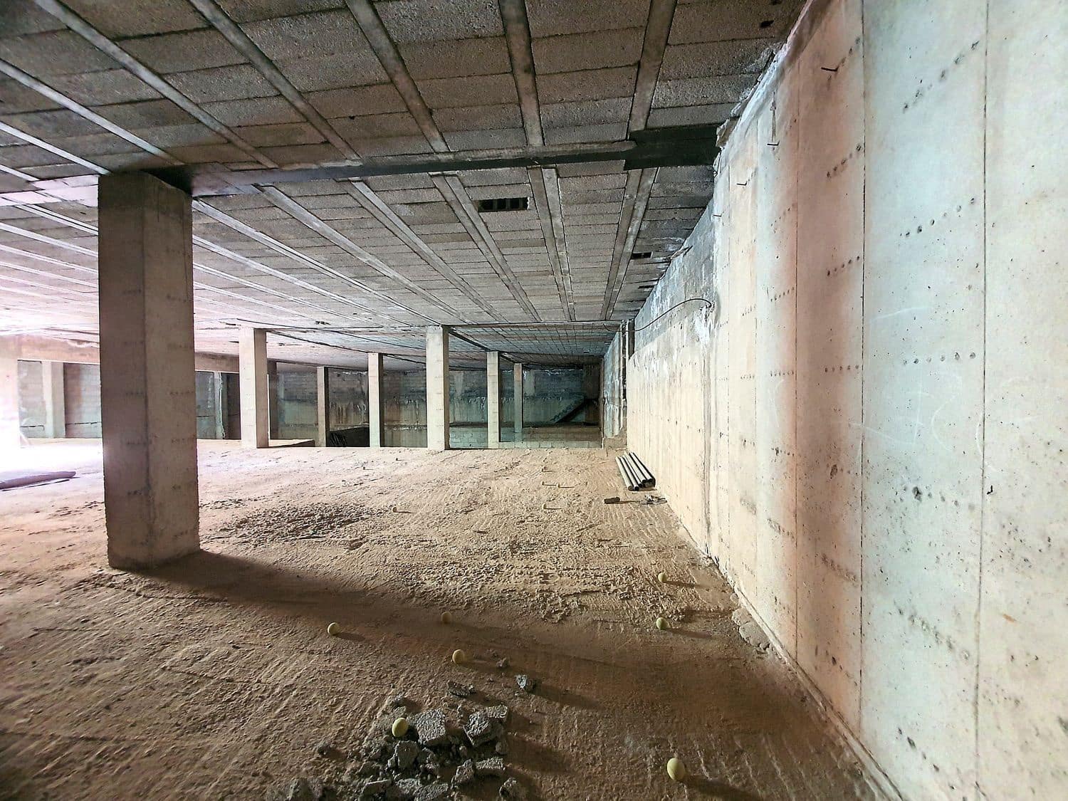 Commercial for sale in Las Palmas de Gran Canaria - € 690,000 (Ref: 9882287)