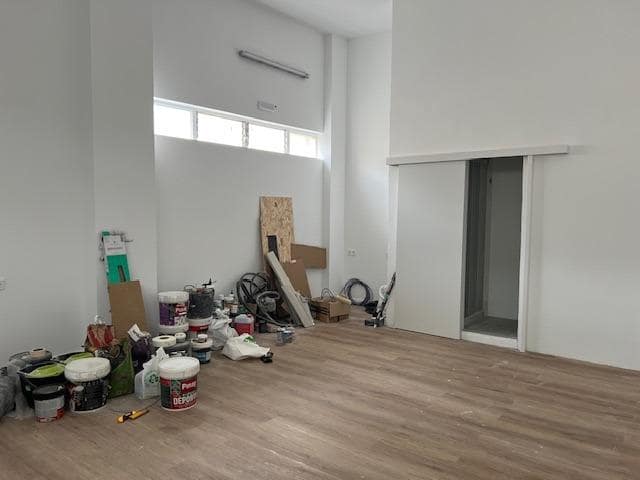 Commercial for sale in Las Palmas de Gran Canaria - € 72,000 (Ref: 9882293)