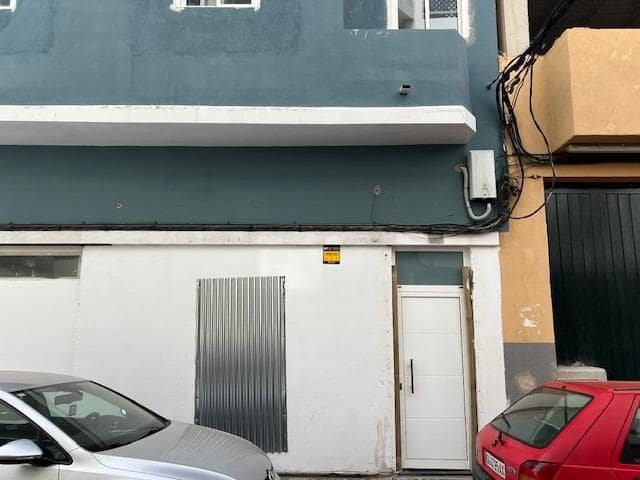 Commercial for sale in Las Palmas de Gran Canaria - € 72,000 (Ref: 9882293)