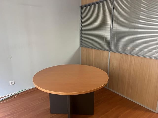 Kontor til leie i Las Palmas de Gran Canaria - € 800 (Ref: 9882294)