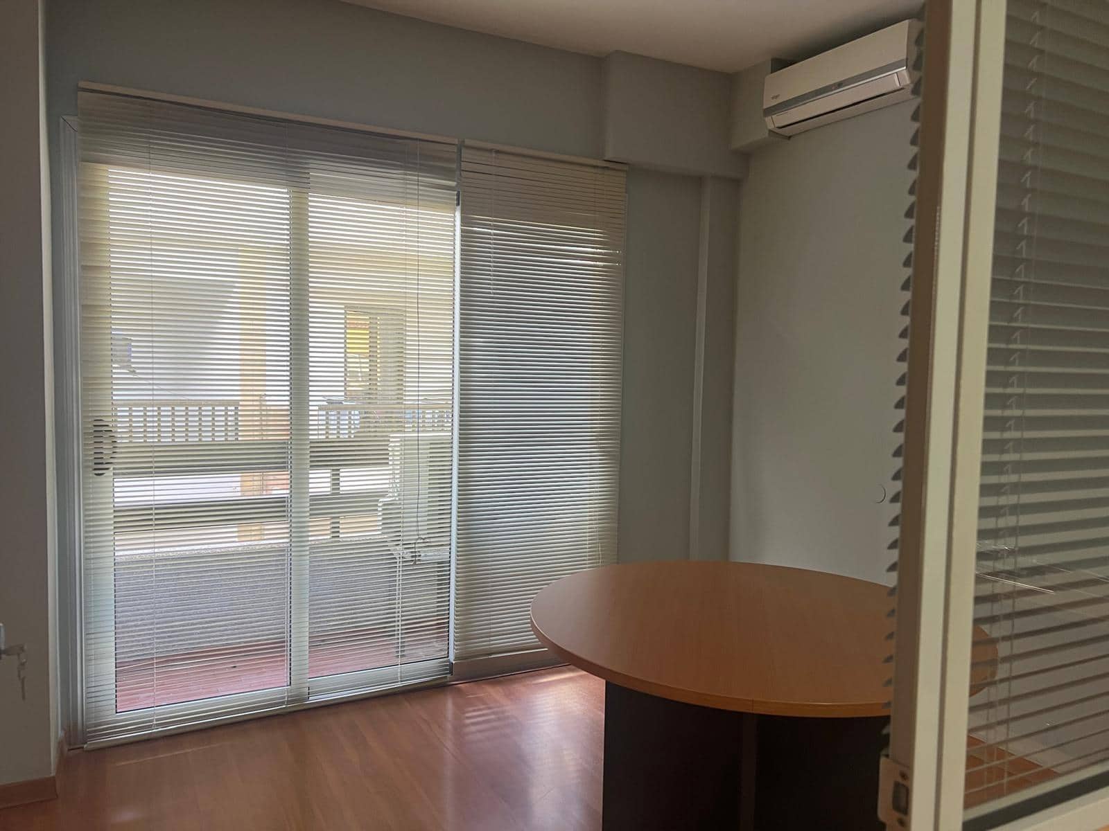 Office for rent in Las Palmas de Gran Canaria - € 800 (Ref: 9882294)