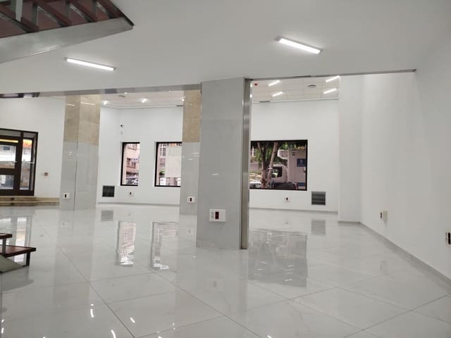 Gewerbe zu vermieten in Las Palmas de Gran Canaria - 5.200 € (Ref: 9882296)