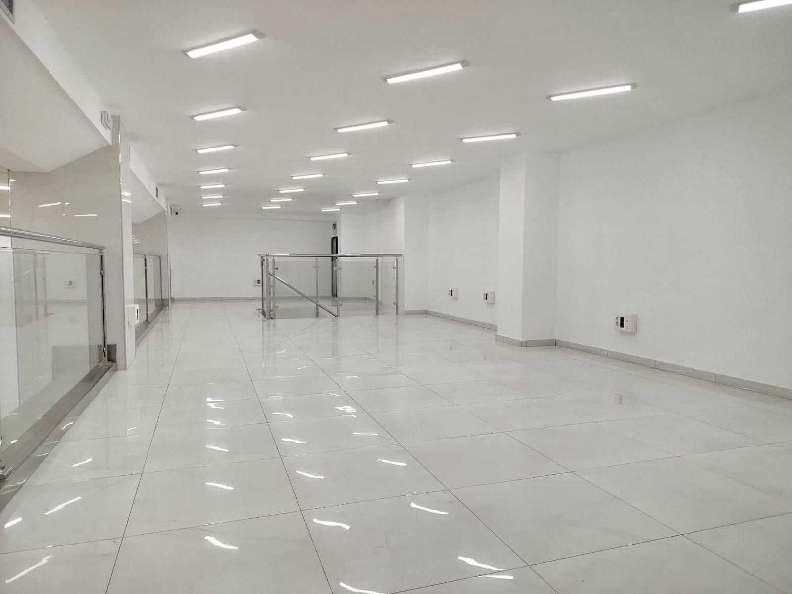 Commercial for rent in Las Palmas de Gran Canaria - € 5,200 (Ref: 9882296)
