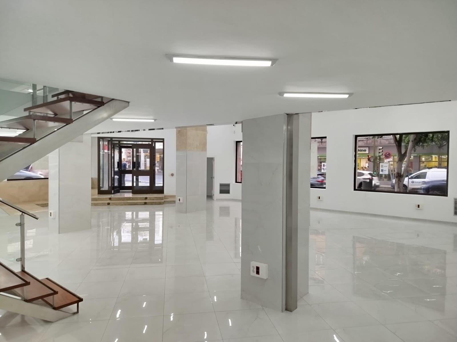 Commercial for rent in Las Palmas de Gran Canaria - € 5,200 (Ref: 9882296)