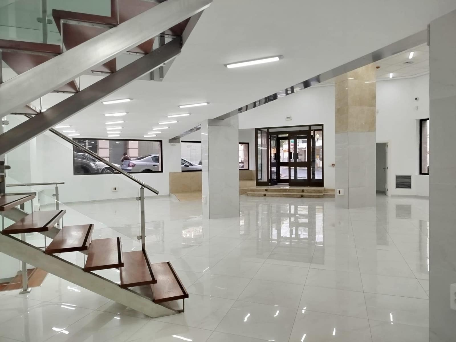 Commercial for rent in Las Palmas de Gran Canaria - € 5,200 (Ref: 9882296)