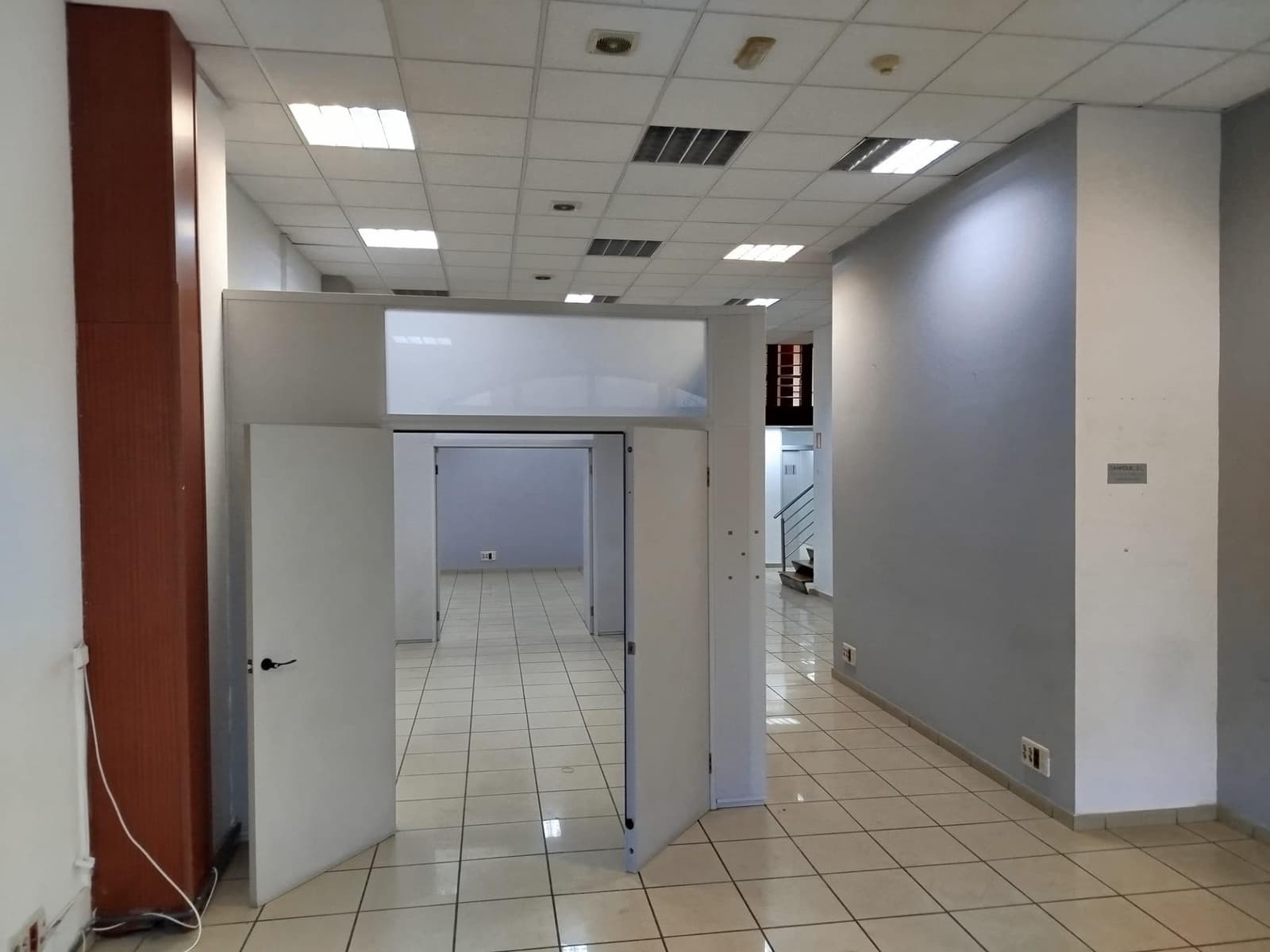 6 bedroom Commercial for rent in Las Palmas de Gran Canaria with garage - € 2,400 (Ref: 9882297)