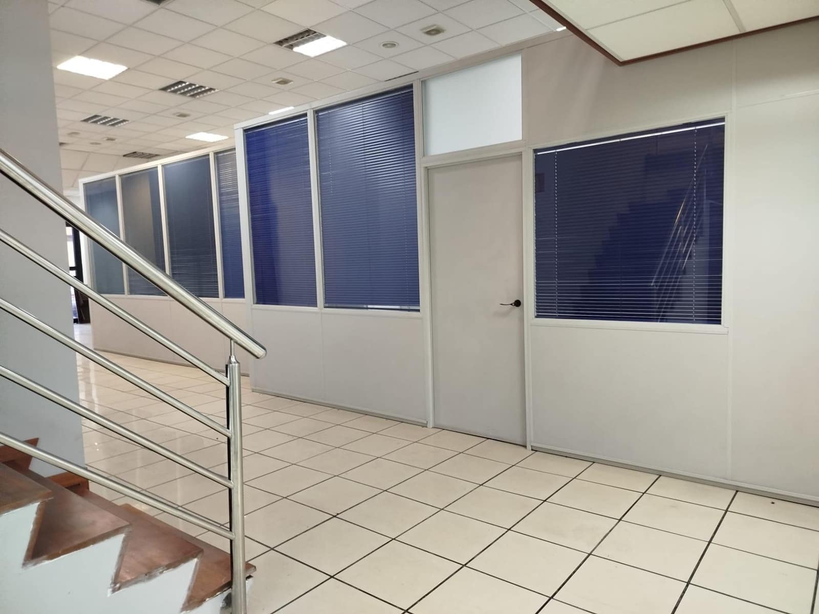 6 bedroom Commercial for rent in Las Palmas de Gran Canaria with garage - € 2,400 (Ref: 9882297)