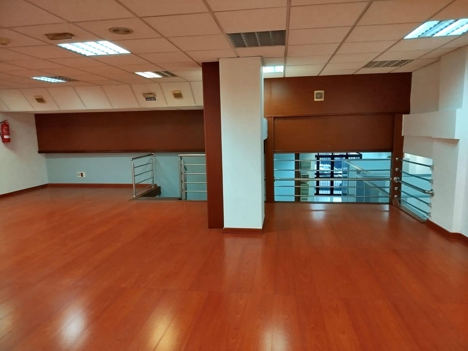 6 bedroom Commercial for rent in Las Palmas de Gran Canaria with garage - € 2,400 (Ref: 9882297)