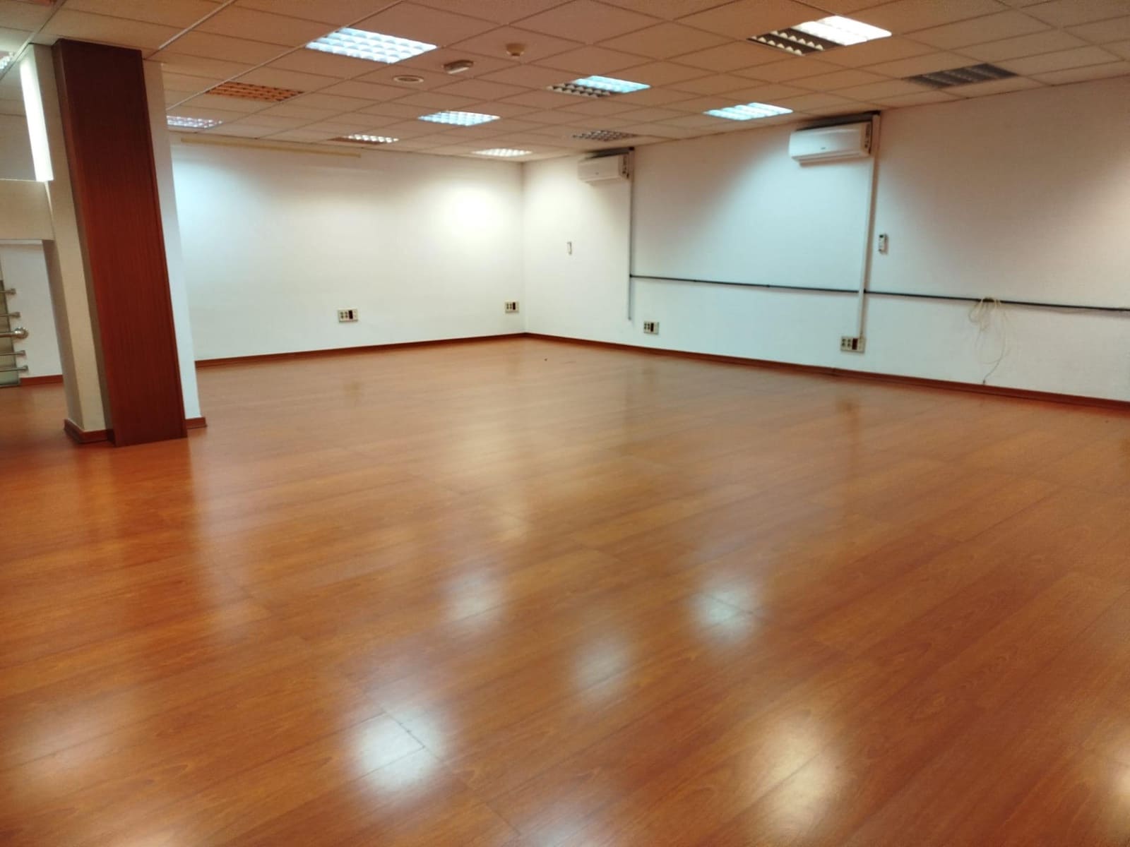 6 bedroom Commercial for rent in Las Palmas de Gran Canaria with garage - € 2,400 (Ref: 9882297)