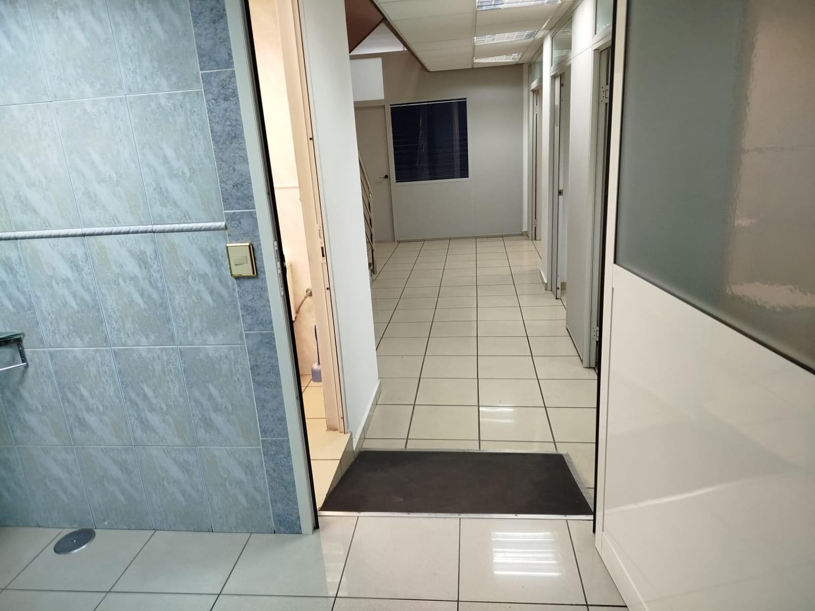 6 bedroom Commercial for rent in Las Palmas de Gran Canaria with garage - € 2,400 (Ref: 9882297)