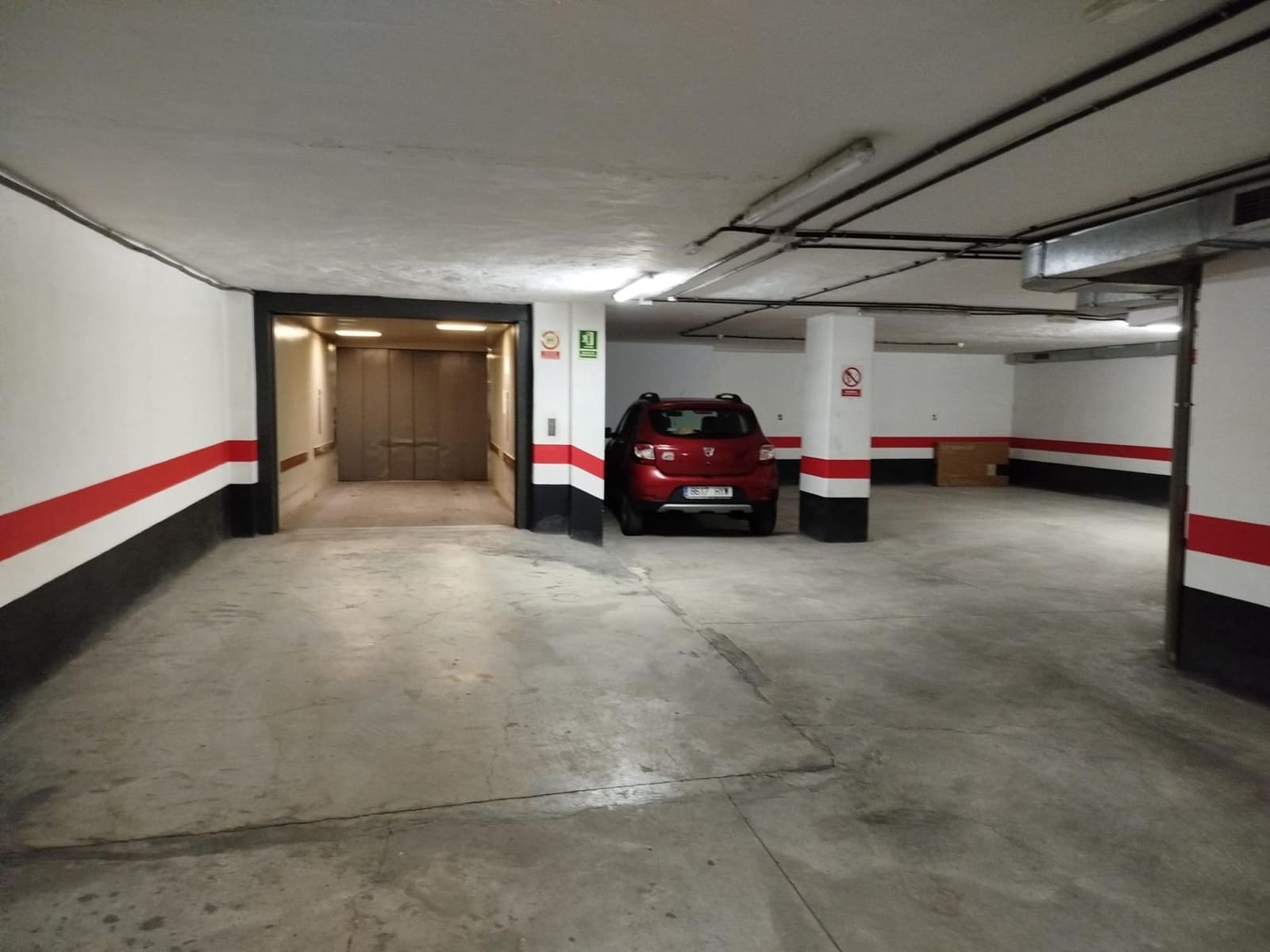 6 bedroom Commercial for rent in Las Palmas de Gran Canaria with garage - € 2,400 (Ref: 9882297)