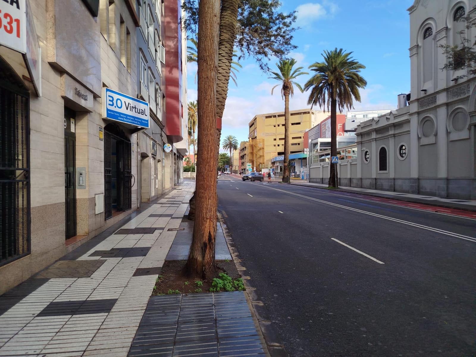 6 bedroom Commercial for rent in Las Palmas de Gran Canaria with garage - € 2,400 (Ref: 9882297)