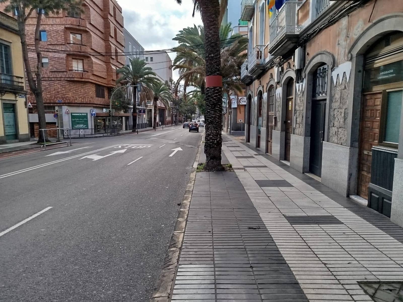 6 bedroom Commercial for rent in Las Palmas de Gran Canaria with garage - € 2,400 (Ref: 9882297)