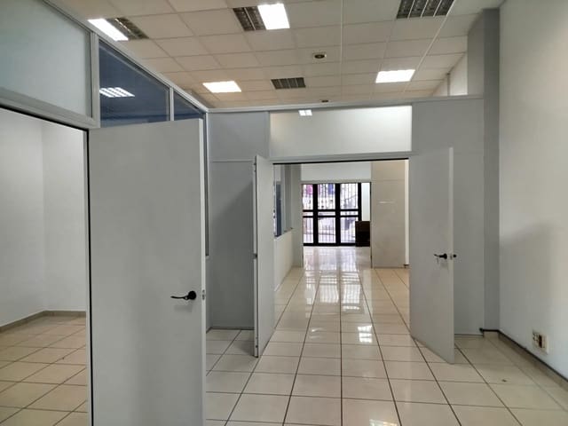 6 quarto Comercial para arrendar em Centro, Las Palmas de Gran Canaria com garagem - 2 400 € (Ref: 9882297)