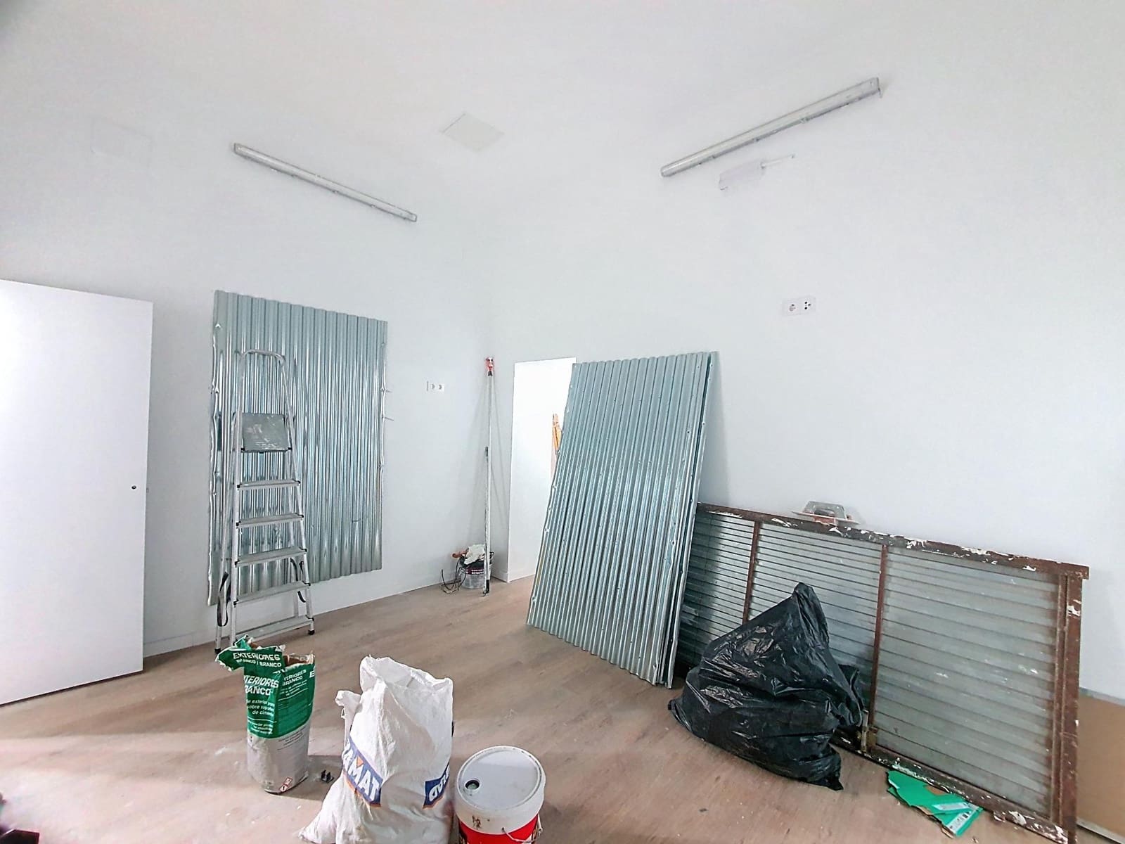 8 bedroom Commercial for sale in Las Palmas de Gran Canaria - € 610,000 (Ref: 9882299)