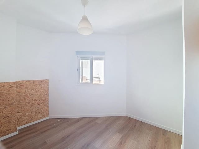 8 soverom Kommersiell til salgs i Las Palmas de Gran Canaria - € 610 000 (Ref: 9882299)