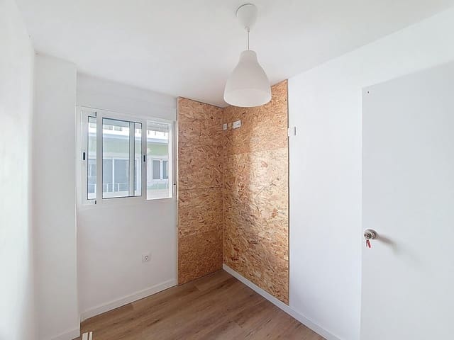 8 soverom Kommersiell til salgs i Las Palmas de Gran Canaria - € 610 000 (Ref: 9882299)