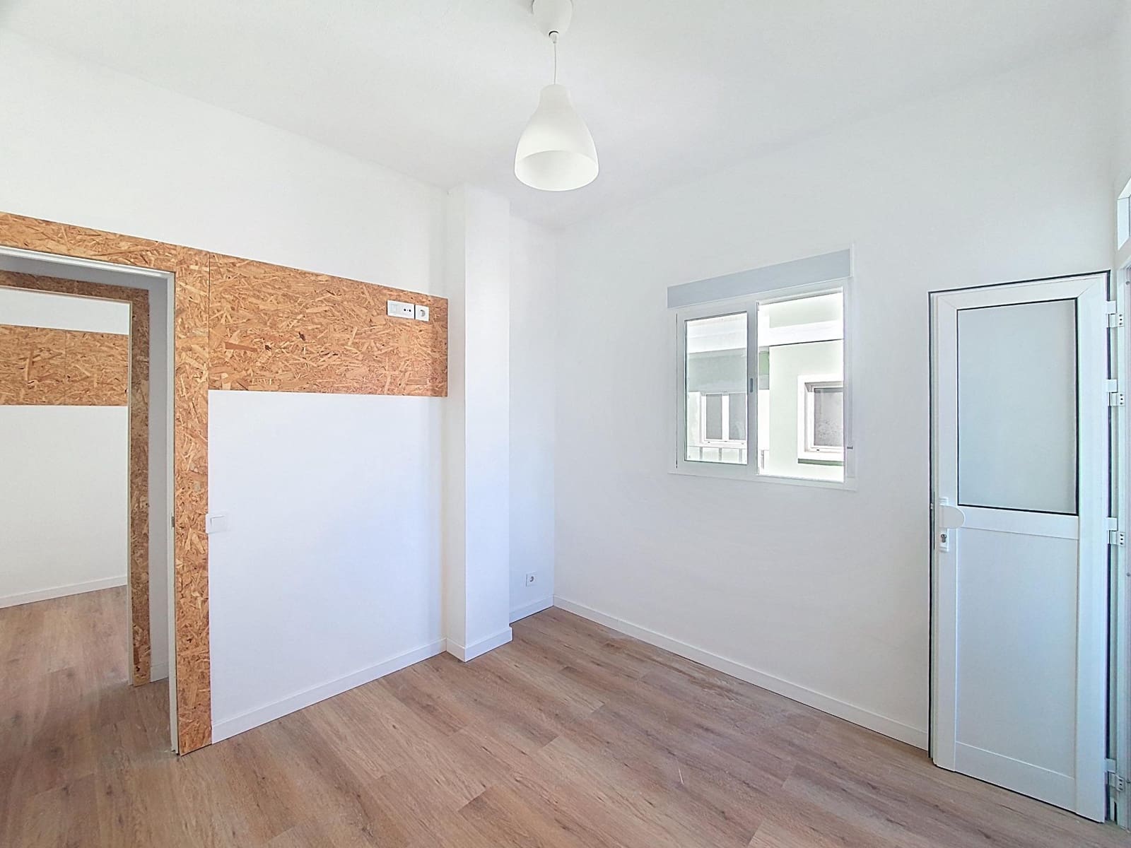 8 bedroom Commercial for sale in Las Palmas de Gran Canaria - € 610,000 (Ref: 9882299)