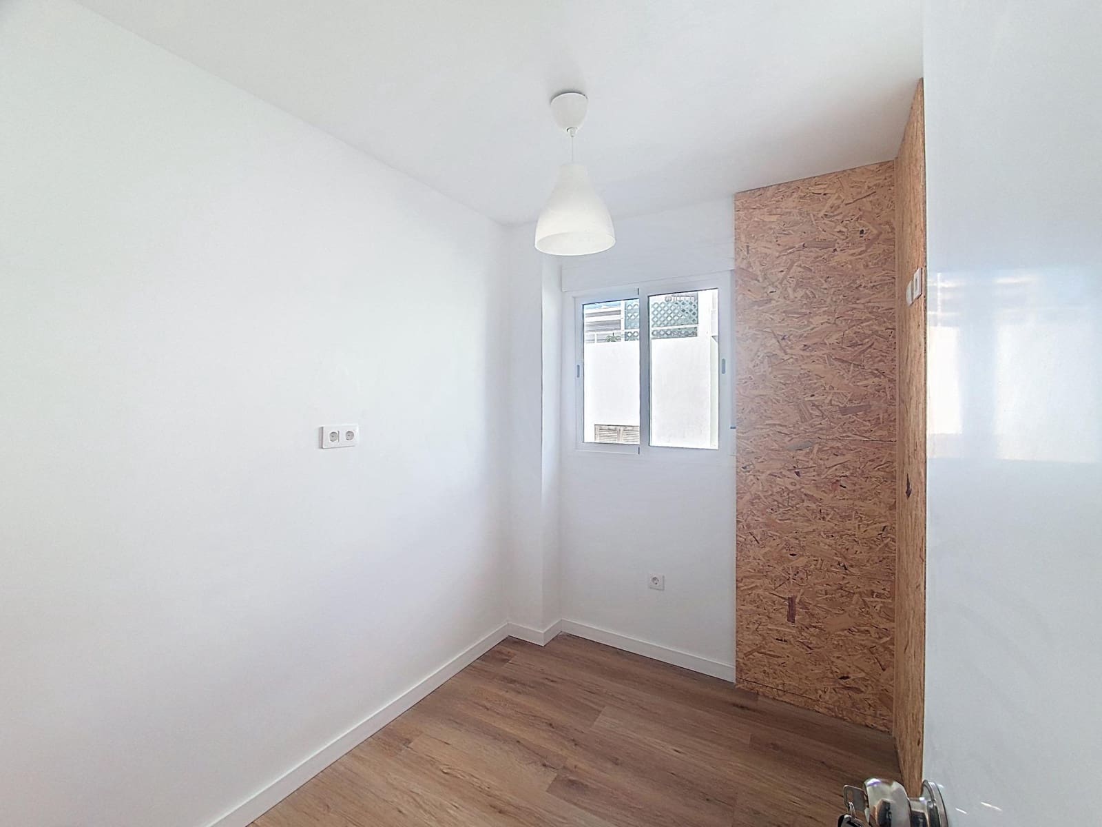 8 bedroom Commercial for sale in Las Palmas de Gran Canaria - € 610,000 (Ref: 9882299)
