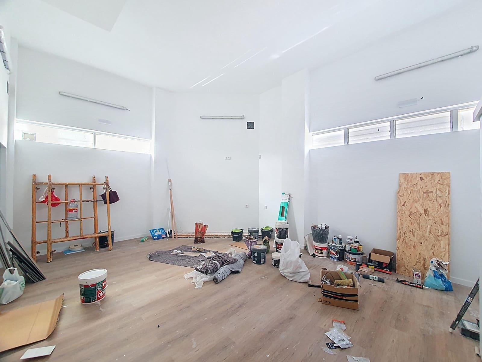 8 bedroom Commercial for sale in Las Palmas de Gran Canaria - € 610,000 (Ref: 9882299)