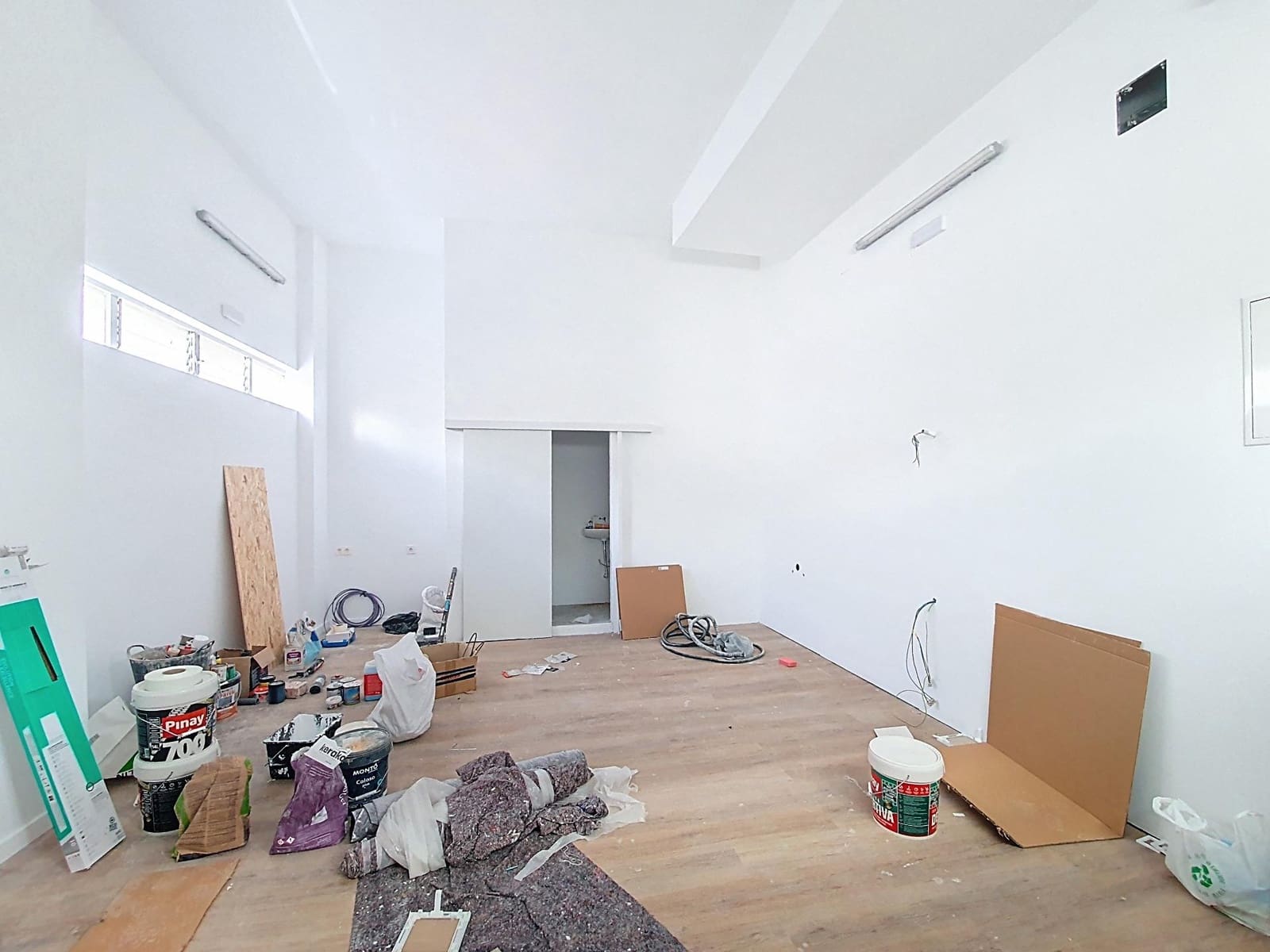 8 bedroom Commercial for sale in Las Palmas de Gran Canaria - € 610,000 (Ref: 9882299)