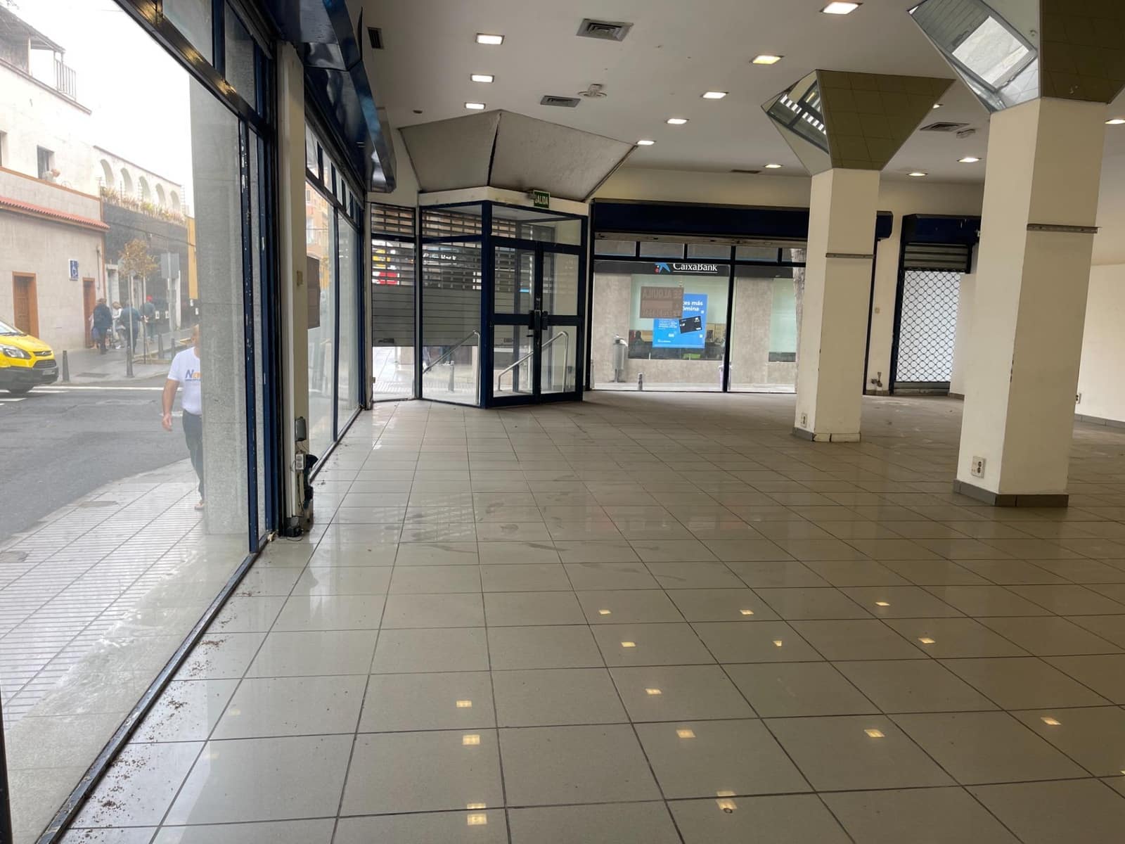 Commercial for rent in Las Palmas de Gran Canaria - € 1,800 (Ref: 9882301)