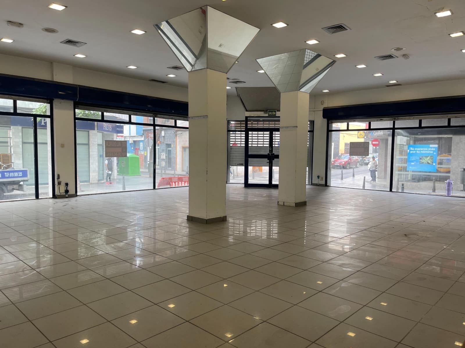 Commercial for rent in Las Palmas de Gran Canaria - € 1,800 (Ref: 9882301)