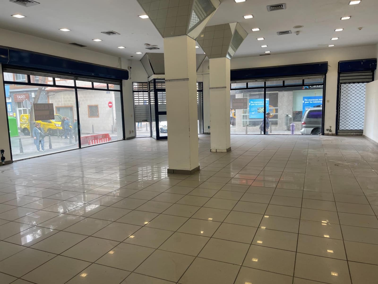 Commercial for rent in Las Palmas de Gran Canaria - € 1,800 (Ref: 9882301)