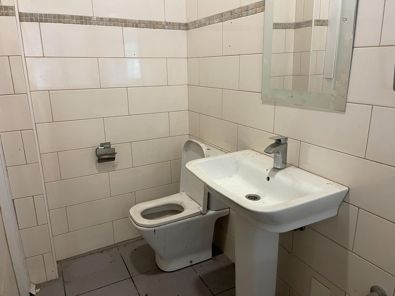 Commercial for rent in Las Palmas de Gran Canaria - € 1,800 (Ref: 9882301)
