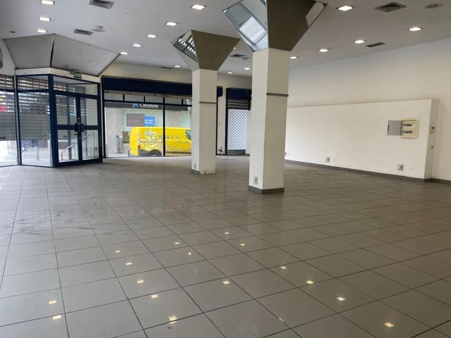 Komercyjne do wynajęcia w Las Palmas de Gran Canaria - 1 800 € (Ref: 9882301)