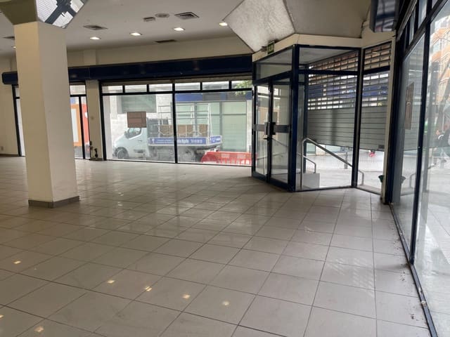 Comercial para arrendar em Las Palmas de Gran Canaria - 1 800 € (Ref: 9882301)