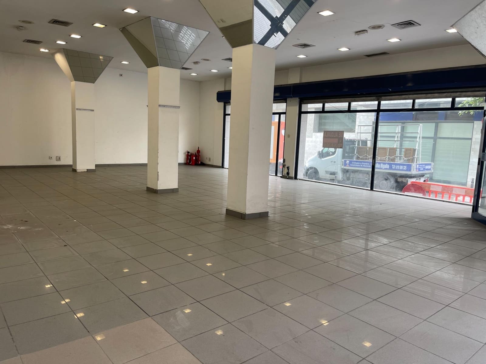 Commercial for rent in Las Palmas de Gran Canaria - € 1,800 (Ref: 9882301)