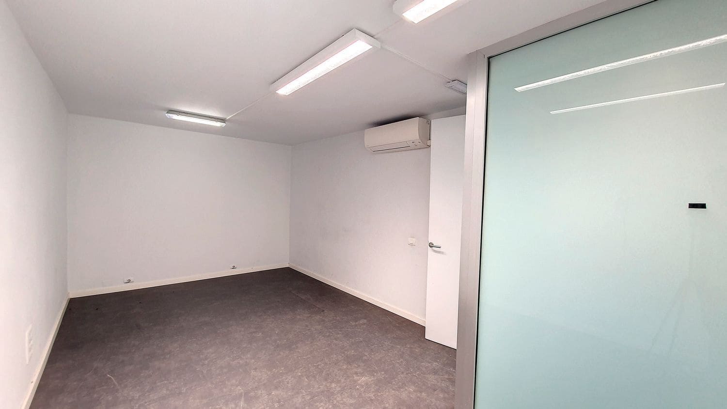 Commercial for rent in Las Palmas de Gran Canaria - € 2,800 (Ref: 9882302)