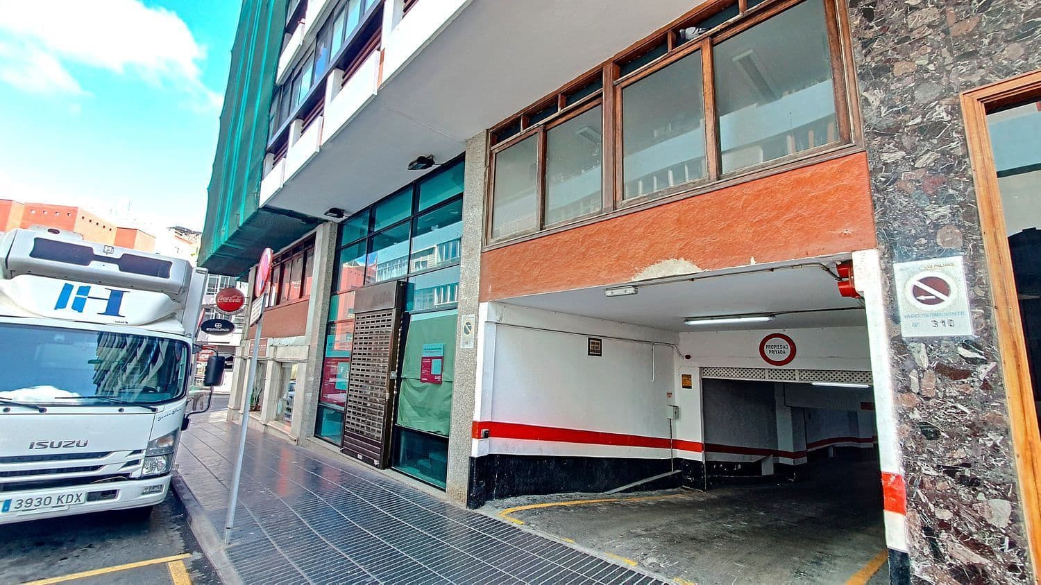 Commercial for rent in Las Palmas de Gran Canaria - € 2,800 (Ref: 9882302)