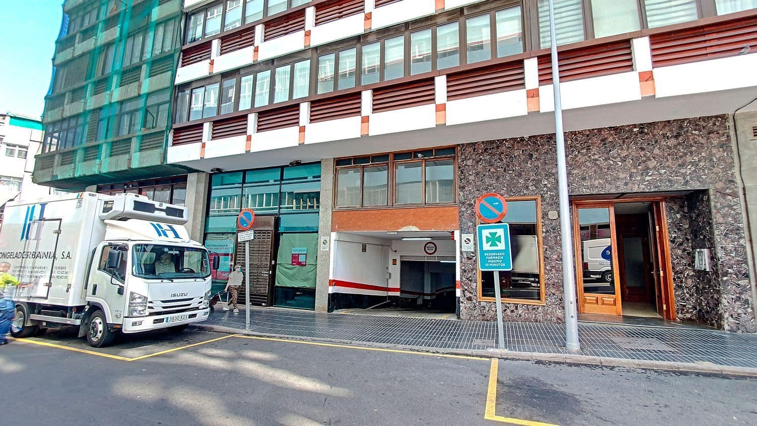 Commercial for rent in Las Palmas de Gran Canaria - € 2,800 (Ref: 9882302)