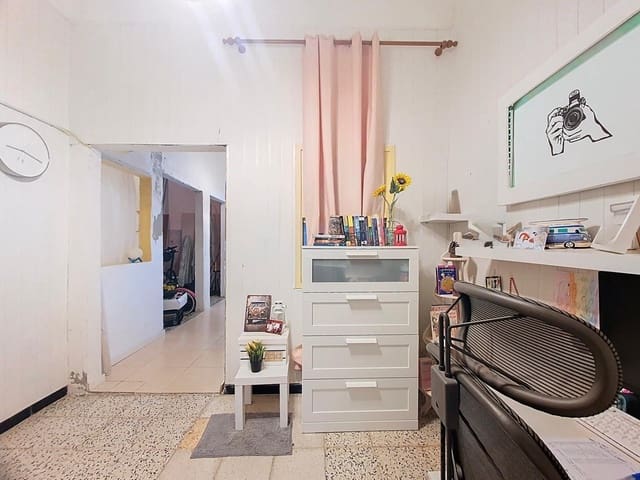 3 bedroom Flat for sale in Las Palmas de Gran Canaria - € 179,000 (Ref: 9882303)