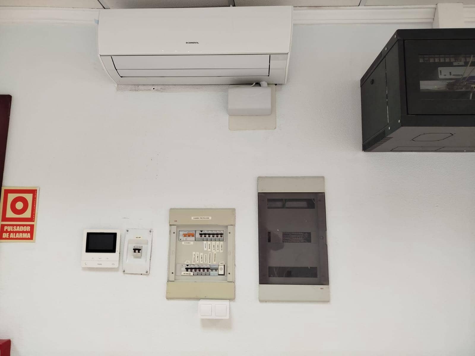 Office for rent in Las Palmas de Gran Canaria - € 1,200 (Ref: 9882304)