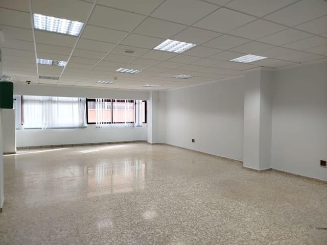 Office for rent in Las Palmas de Gran Canaria - € 1,200 (Ref: 9882304)
