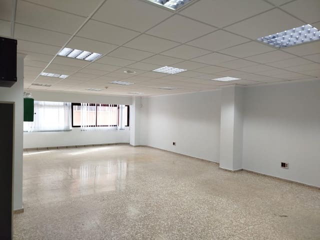Office for rent in Las Palmas de Gran Canaria - € 1,200 (Ref: 9882304)