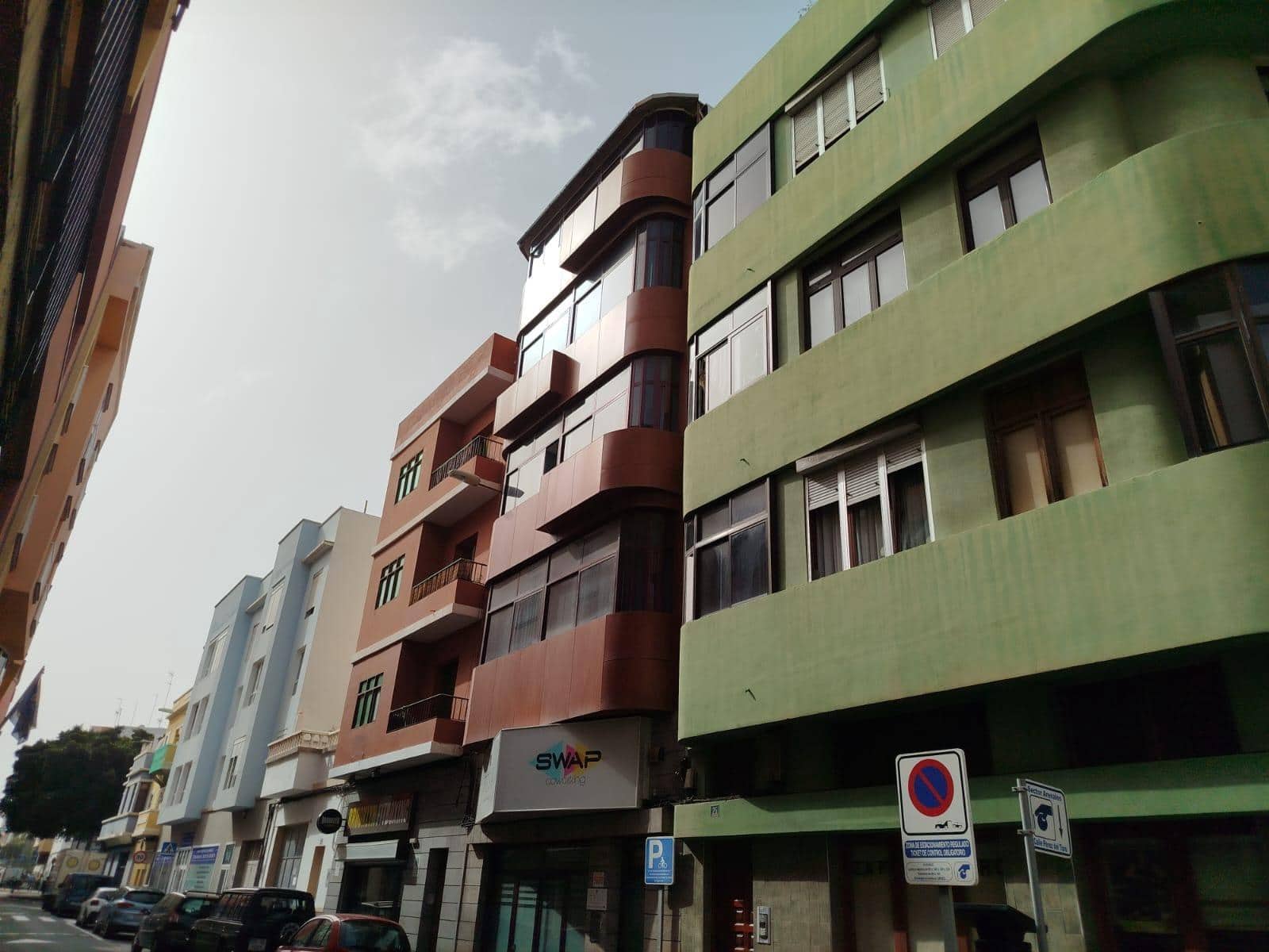 Office for rent in Las Palmas de Gran Canaria - € 1,200 (Ref: 9882304)